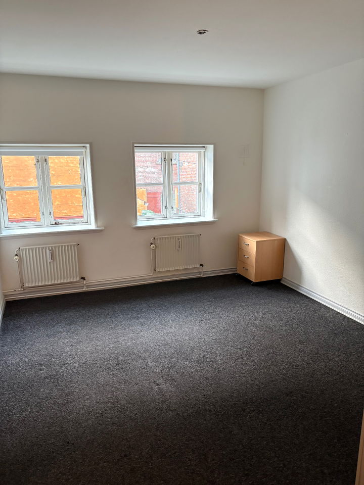 Charming 2-room apartment in the heart of Haderslev! Private entrance, balcony and plenty of light – perfect locat - Smedegade, Haderslev - 4