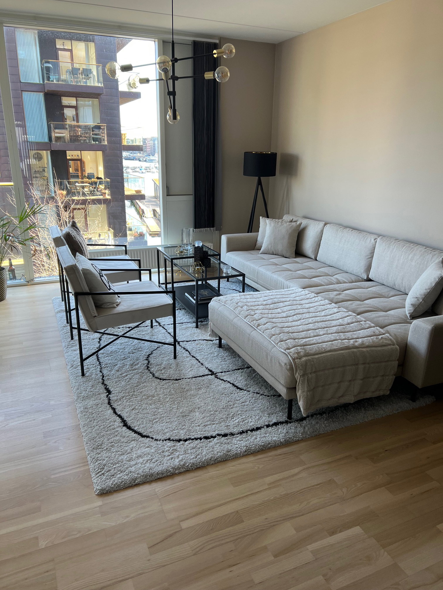 Visual presentation of the listing