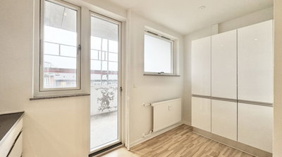 Bright 4-room apartment with large balcony - Palnatokesvej, Odense C - 4