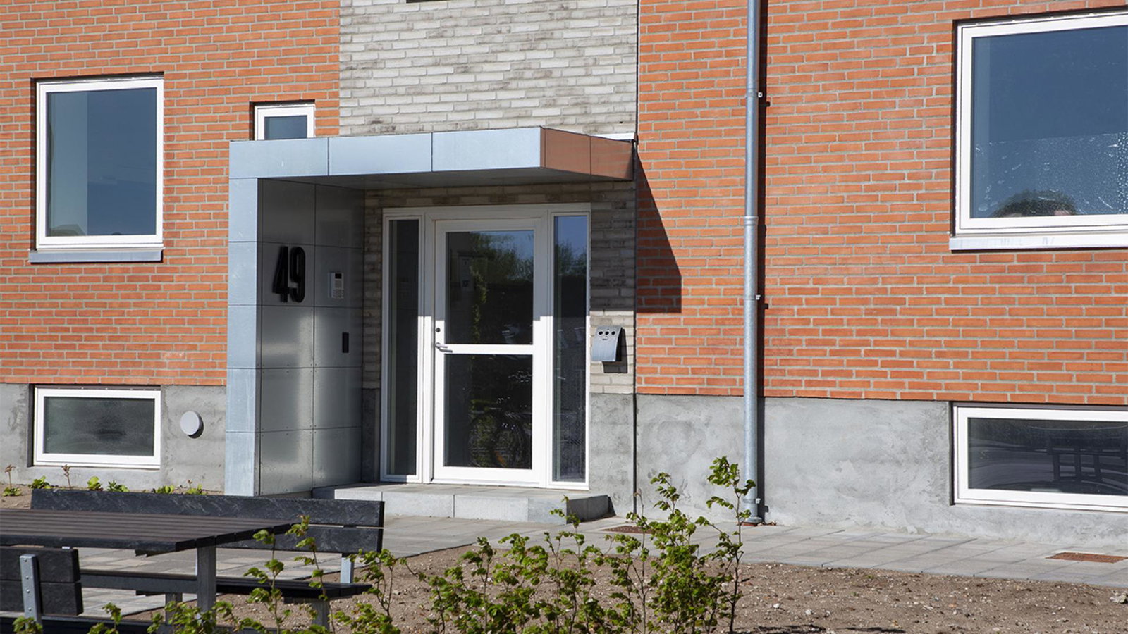 apartment Renoveret lejlighed med nye vinduer og gulve