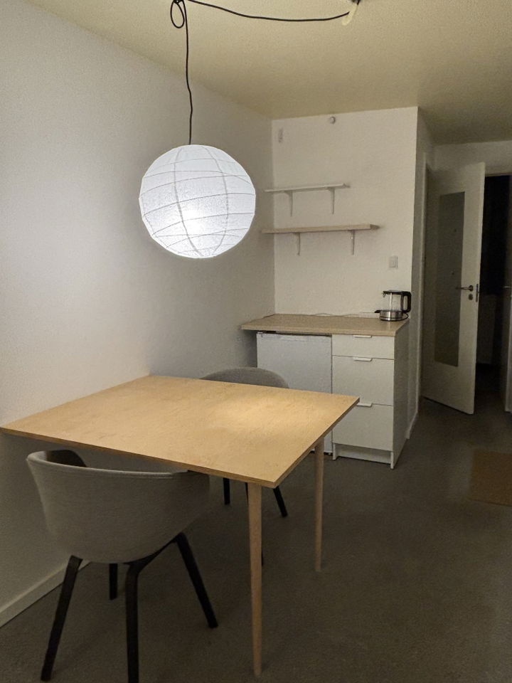 Room with private entrance - Spontinisvej, København SV - 1