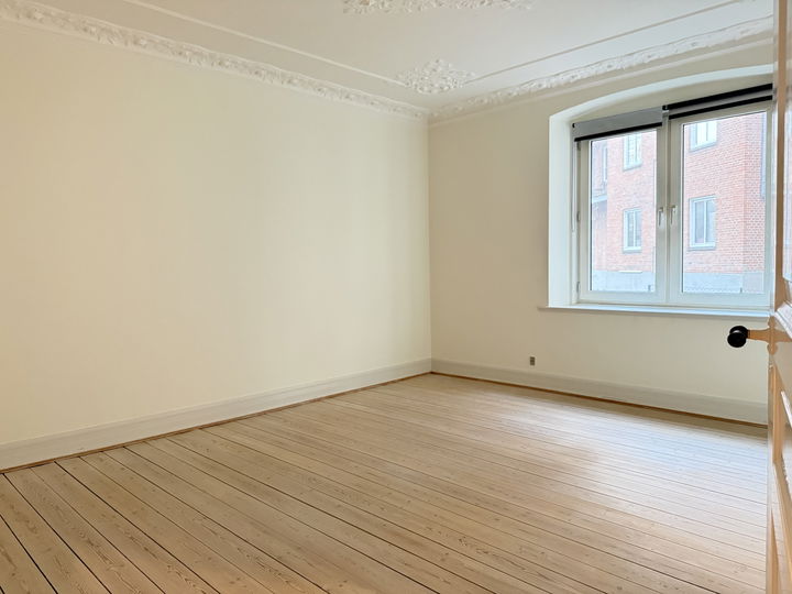 Charming 4-room apartment with decorative plasterwork and elevator - Prins Christians Gade, Randers C - 0