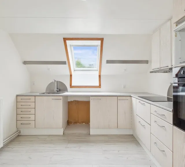 apartment 4-værelses lejlighed med altan og naturskøn beliggenhed nær Vodskov