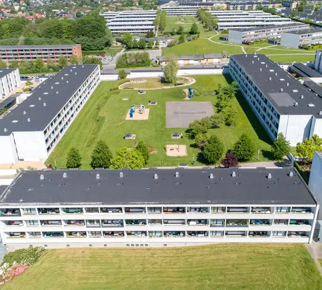 apartment Scenic home with balcony and good transport connections