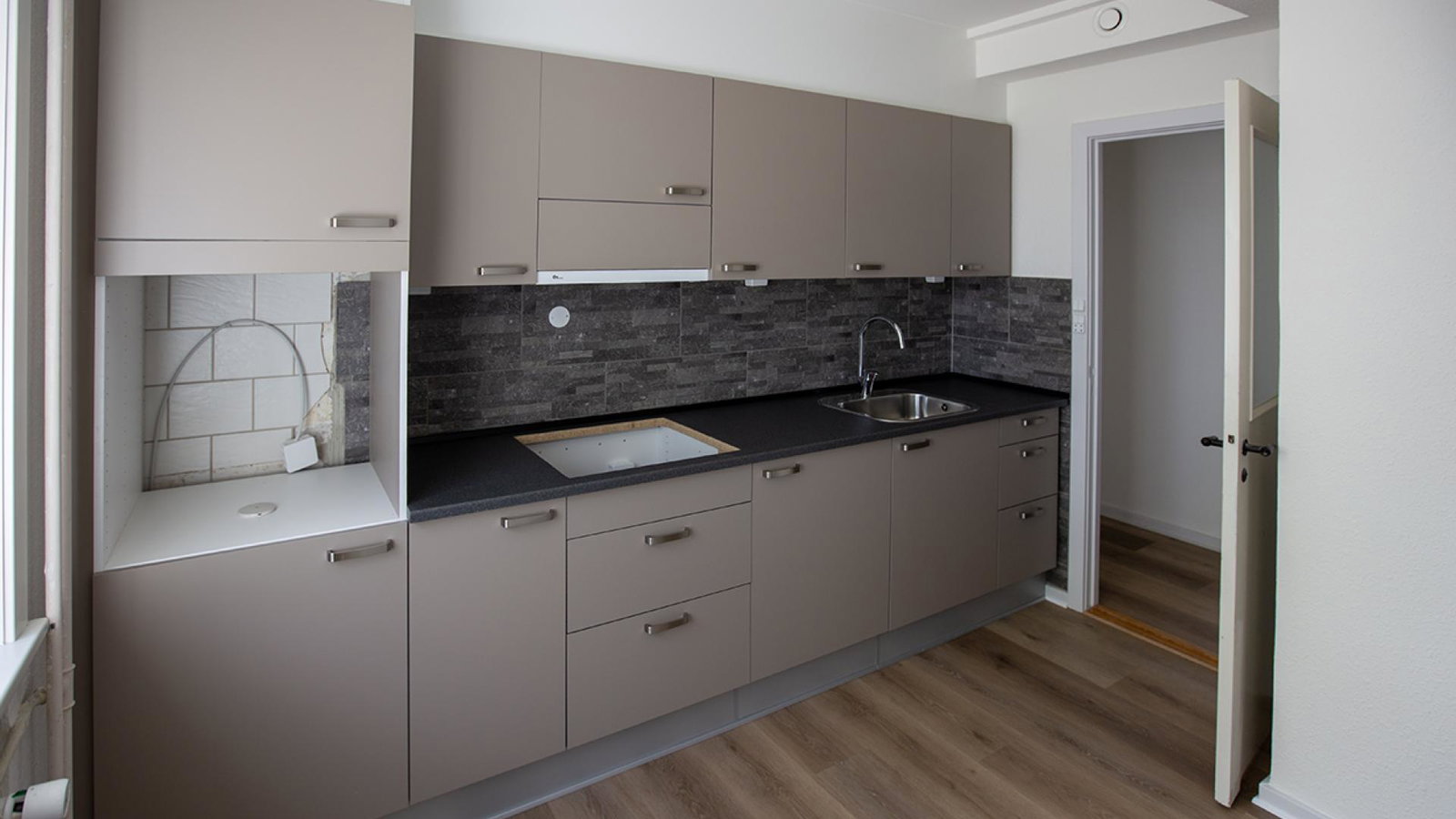 apartment Renovated apartment with new windows and floors
