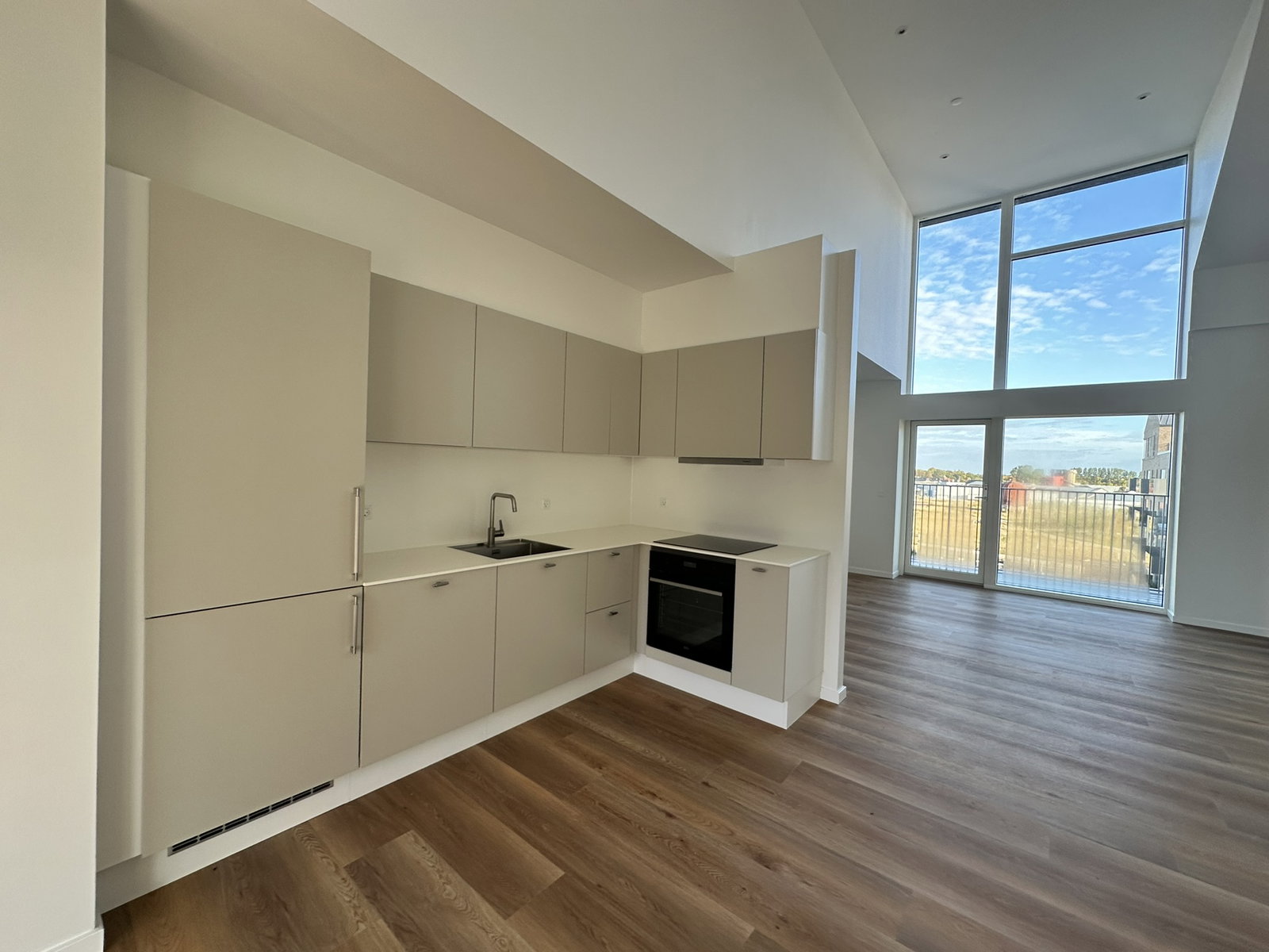 apartment Moderne lejlighed med stor altan og udsigt