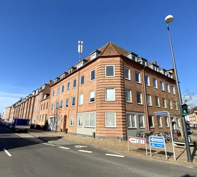 apartment Lys 3-værelses lejlighed med klassisk charme