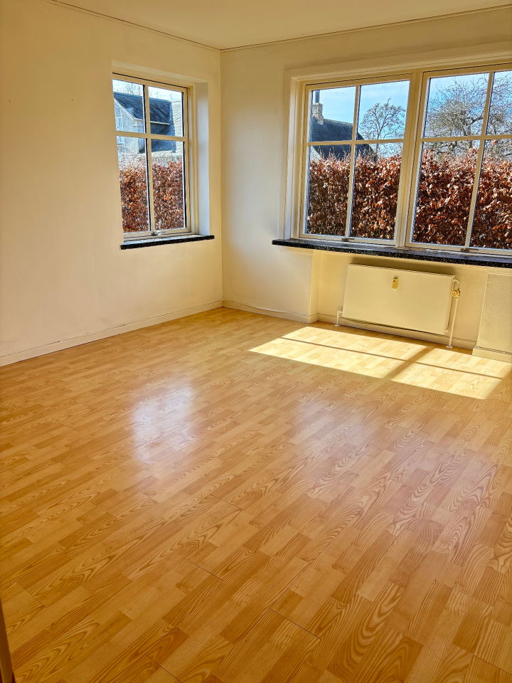 🏡 Bright and well-laid-out 3-room ground-floor apartment – only 3 minutes' walk from the station - Søndergade, Gelsted - 1