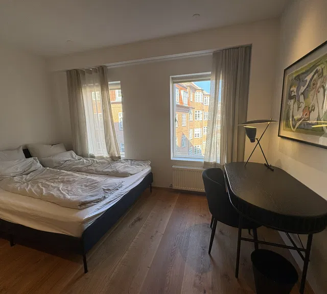 apartment Bright, Furnished Hotel Apartment on Mejlgade with Balcony