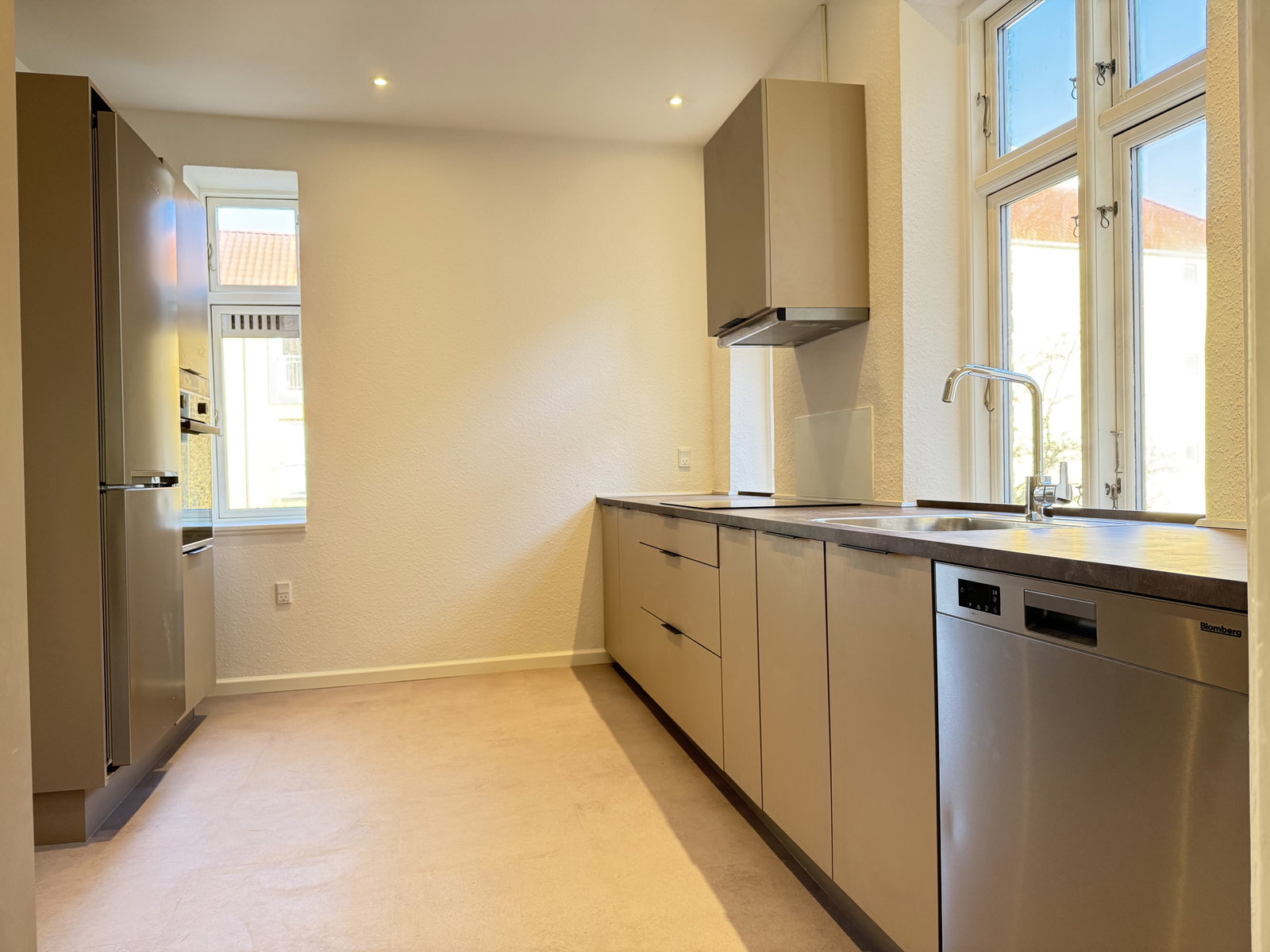 apartment Free First Month in Newly Renovated Four-Room Apartment