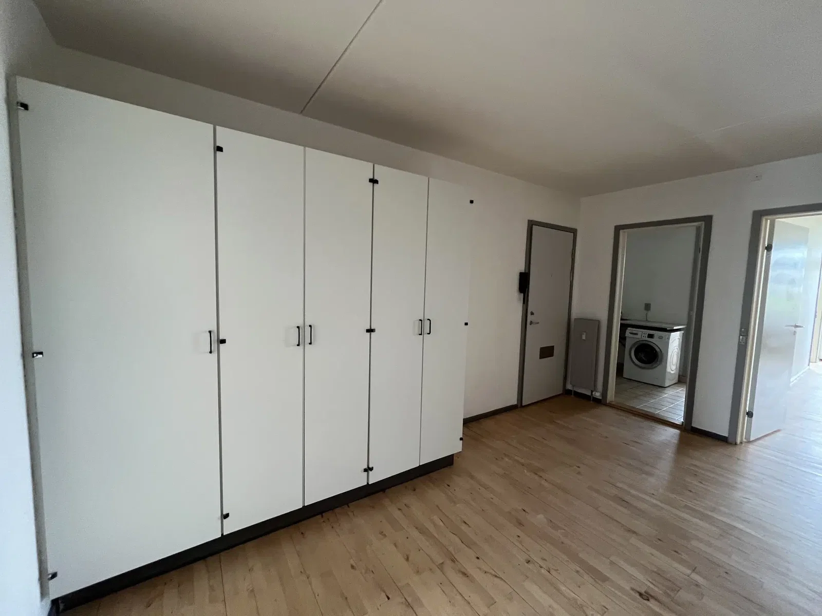 apartment Scenic home with balcony and good transport connections
