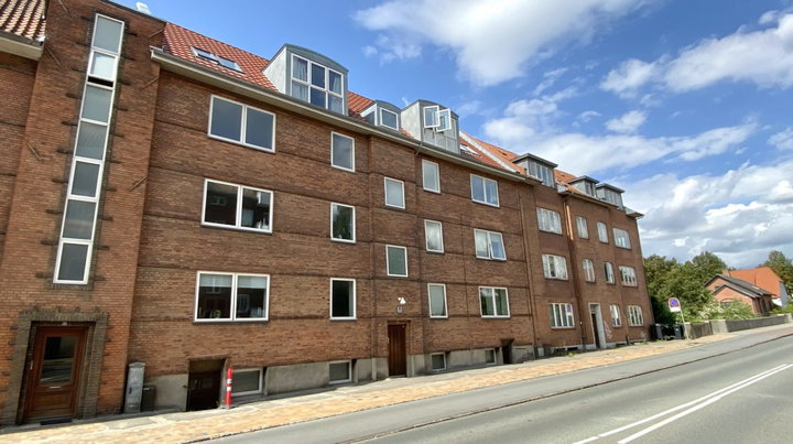 Bright 4-room apartment with large balcony - Palnatokesvej, Odense C - 0