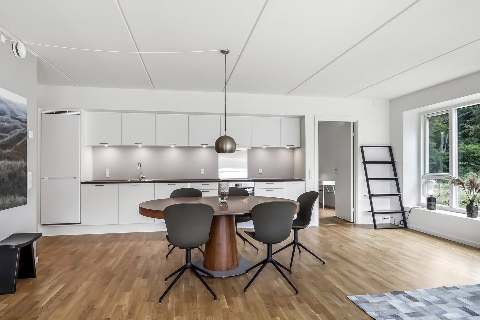 apartment Comfortable and Bright Single-Story Apartments with Elevator and Balcony