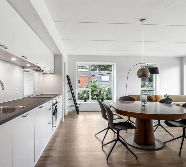 apartment Comfortable and Bright Single-Story Apartments with Elevator and Balcony