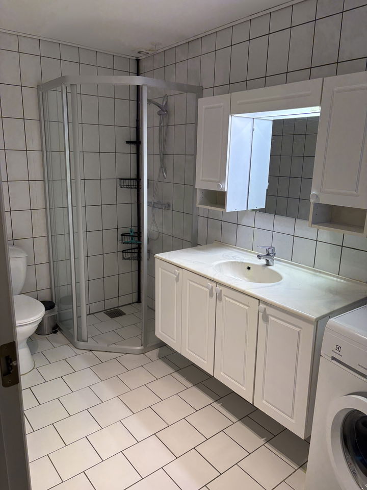 Charming 2-room apartment in the heart of Haderslev! Private entrance, balcony and plenty of light – perfect locat - Smedegade, Haderslev - 2