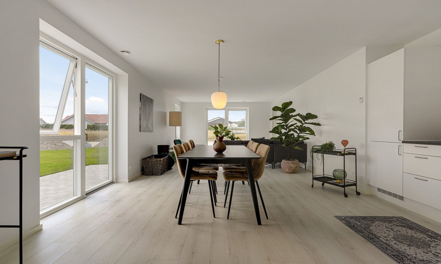 Visual presentation of the listing