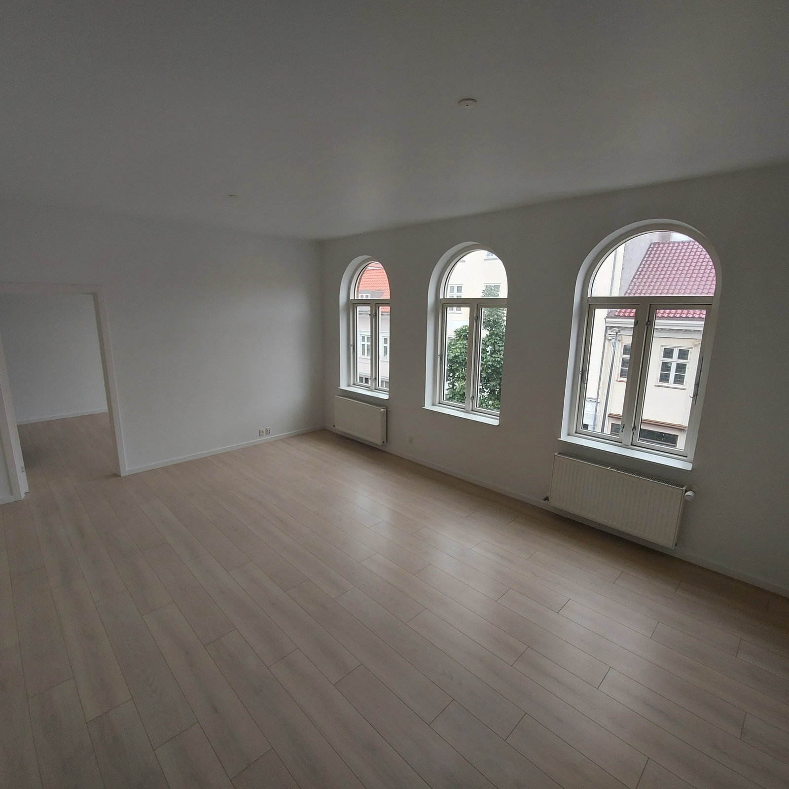 apartment Charmerende 3 værelses lejlighed 111m2 ca 100 meter fra gågaden.