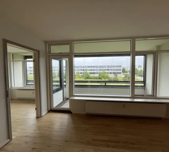 apartment Naturskøn bolig med altan og gode transportmuligheder