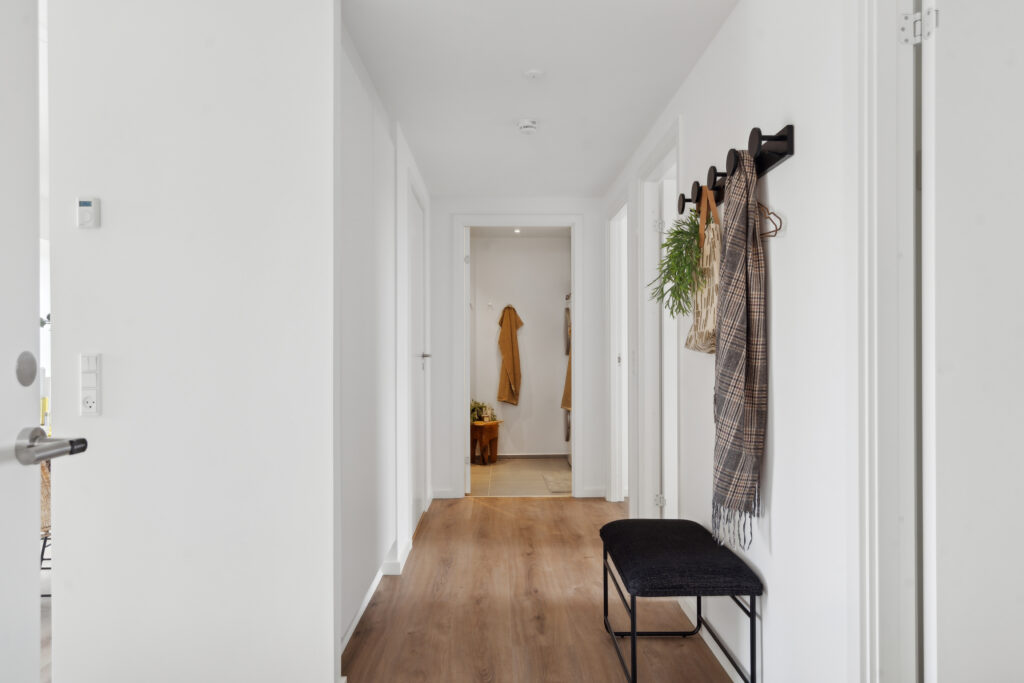 apartment Bright 4-room apartment with south-facing terrace
