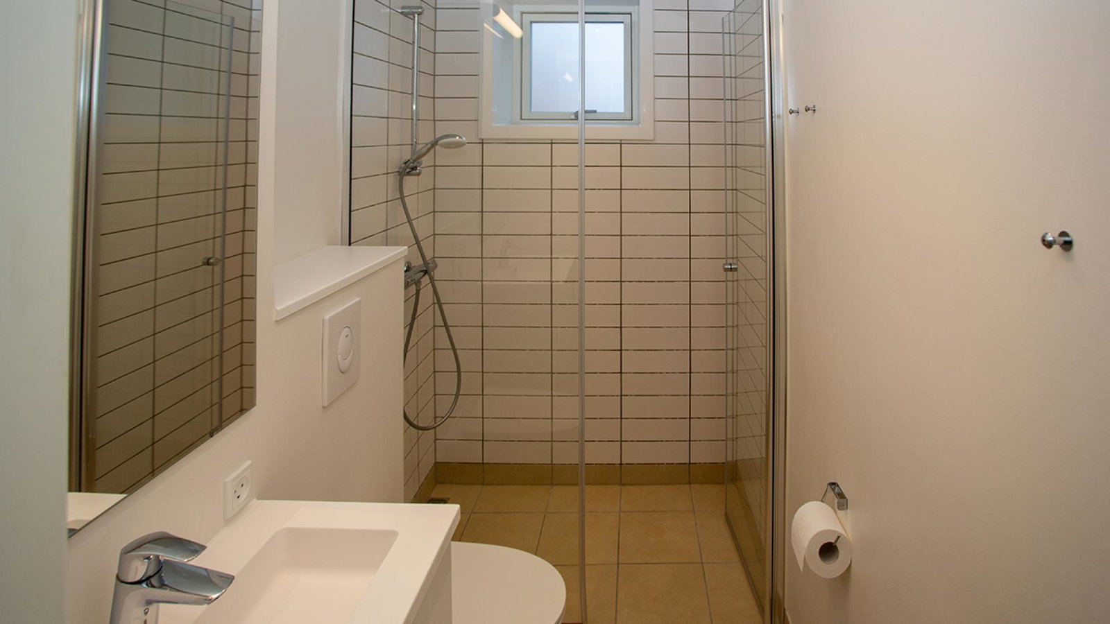 apartment Renoveret lejlighed - nye vinduer og indgang
