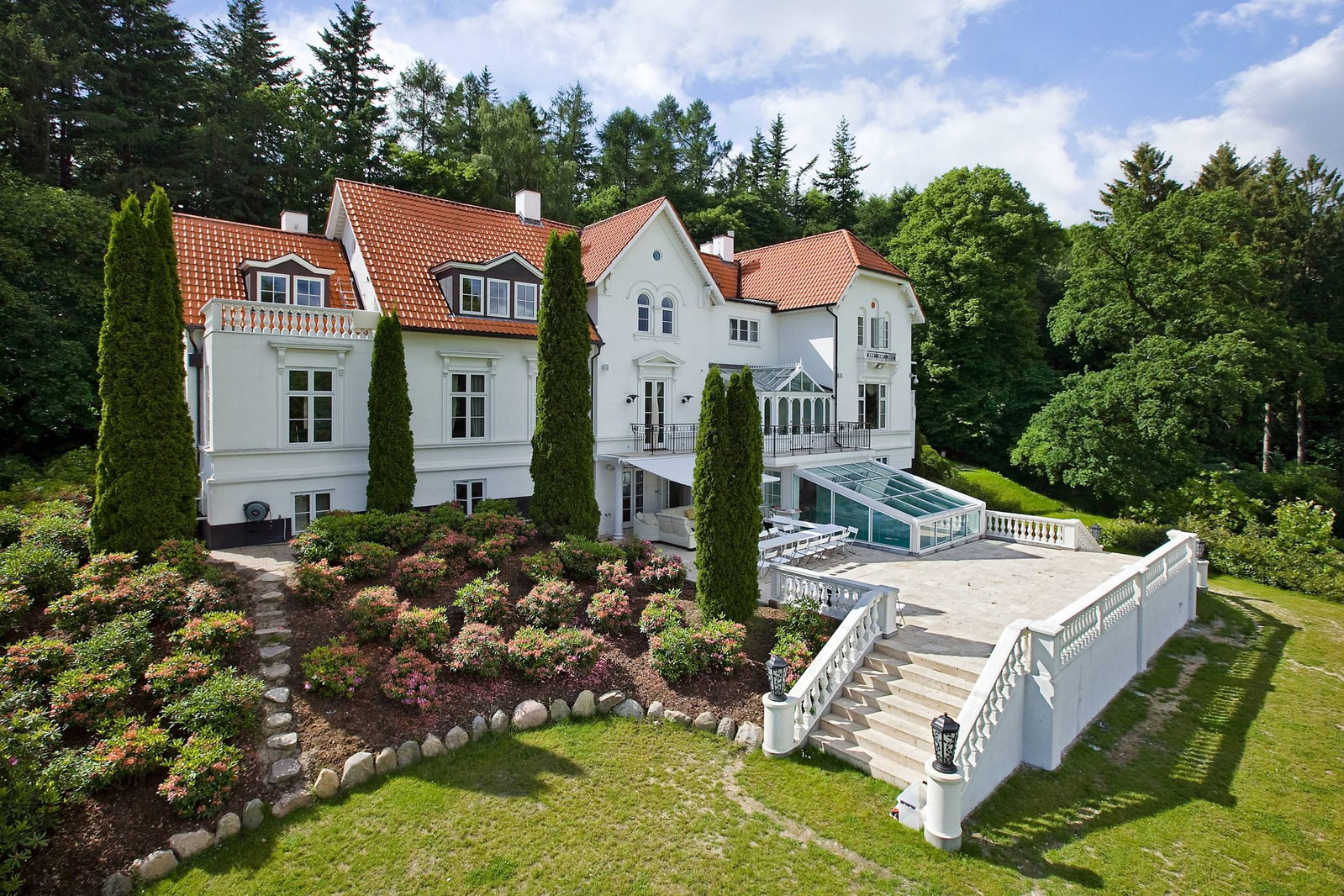 house I skovens dybe stille ro!