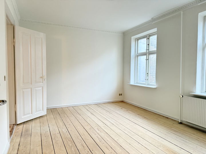 Inviting 2-room apartment with quiet courtyard location - Søren Møllers Gade, Randers C - 0
