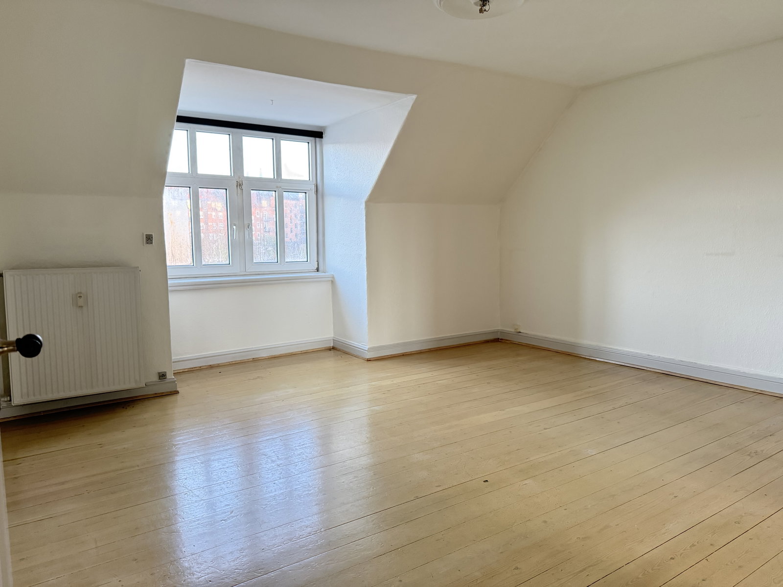 apartment Rummelig 4-værelses lejlighed 90 m² i centrum