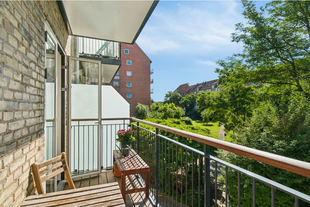 apartment Lys 61m2 med sydvendt altan - 2 min fra Valby St. og Spinderiet