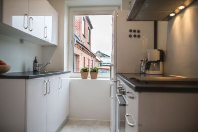 apartment Møbleret 2-værelses bolig med egen parkering
