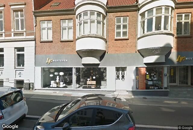 apartment Renoveret 2-værelses lejlighed i flot ejendom
