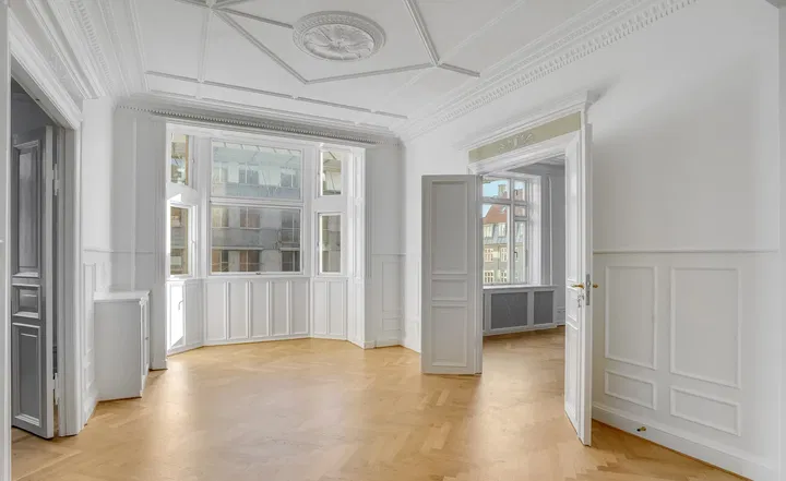 Herskabelig 5-værelses lejlighed på 163 m² i København V – billede 1