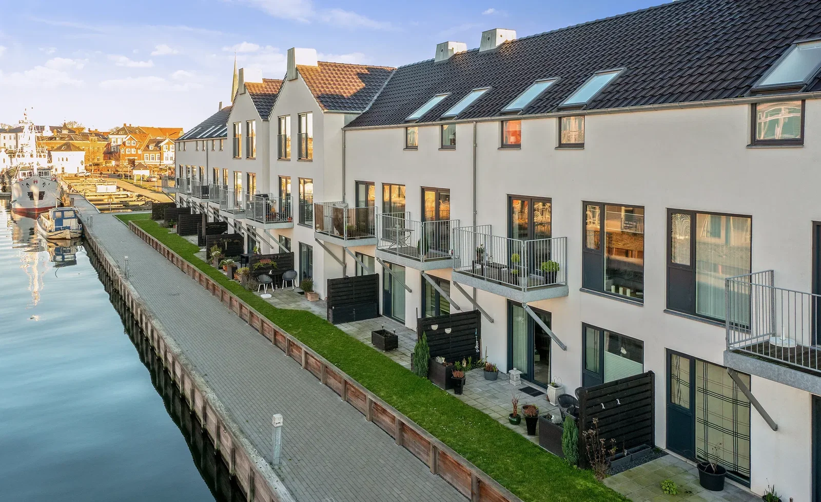 apartment 2-Room Apartment with Canal Views in Nyborg