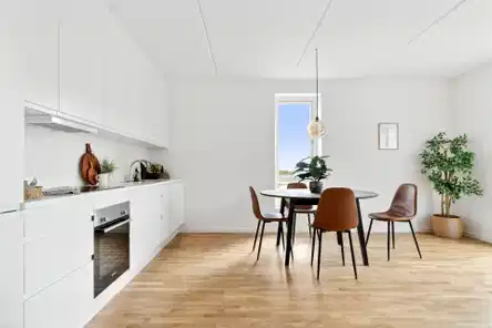 apartment Corner house with south-facing balcony