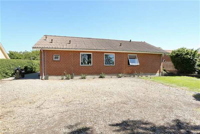 Velkommen til Fuglsøparken - en velholdt bolig i Nykøbing Mors. Denne almen bolig på 37 m² er perfekt til en enkeltperson eller et ungt par. Boligen har et laminatgulv og et åbent køkken i forbinde... - Fuglsøsvinget, Nykøbing M - 2