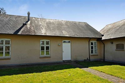 Velkommen til Nordfyn! Denne almen bolig på 25 m² er ideel til unge og familier. Den tidligere stationsbygning i Skamby er blevet ombygget til lyse og pæne lejligheder. Det velindrettede tekøkken h... - Stationsvej, Skamby - 1