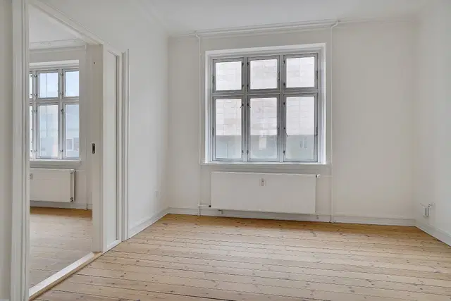 apartment Rummelig lejlighed med broen som nabo
