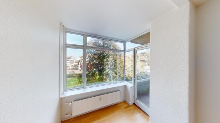 Shared-living friendly 3-room with two balconies – photo 8