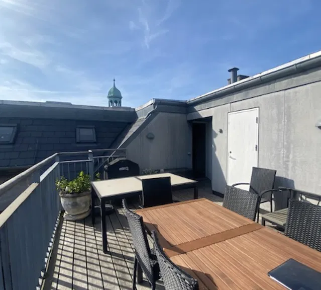 apartment Flot herskabslejlighed tæt på Rådhuspladsen