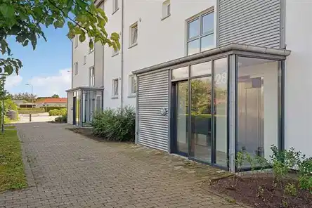 apartment Renoveret altanbolig med havkig i attraktivt kvarter