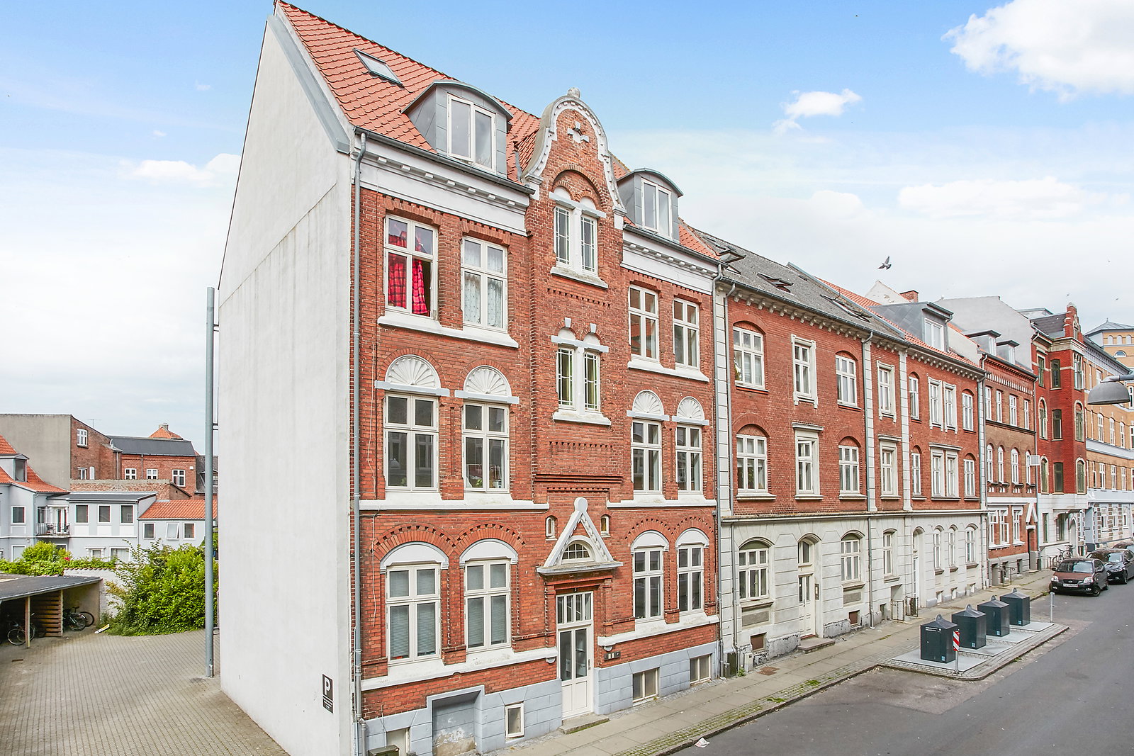 apartment 2-room apartment of 51 m² with balcony