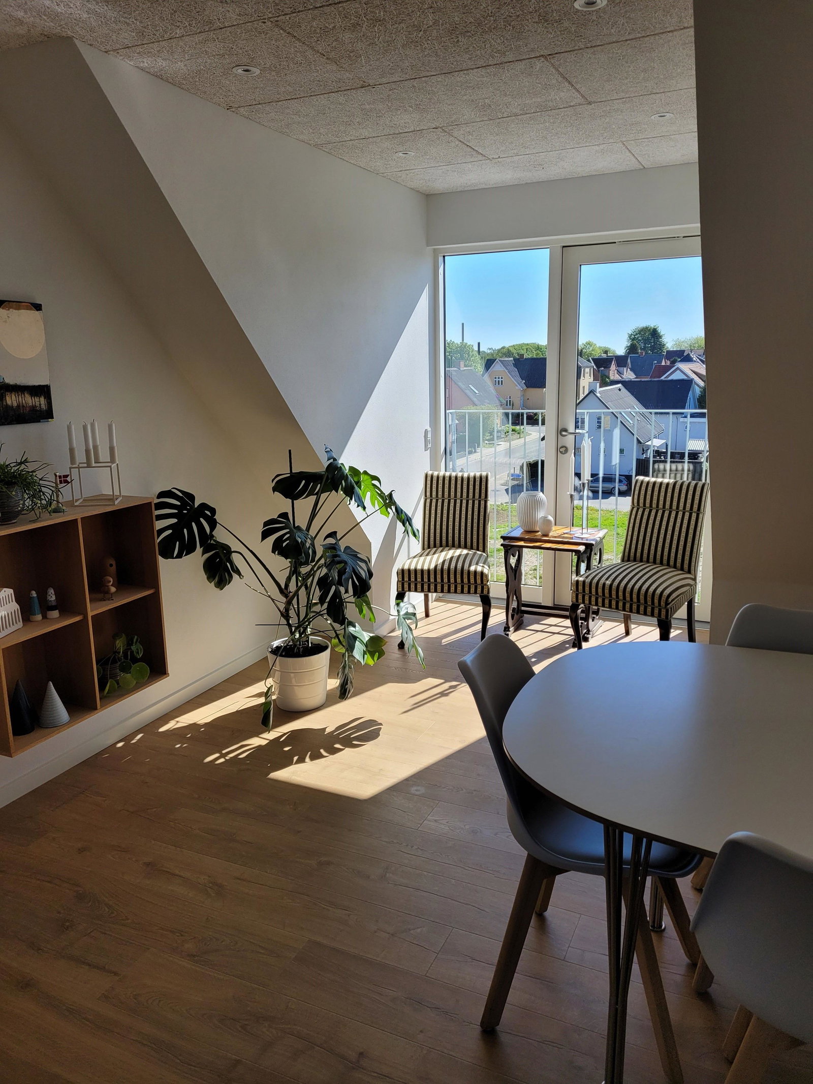 apartment Stor, moderniseret 4-værelses lejlighed centralt i byen