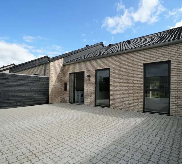 townhouse Lyst 3-værelses rækkehus med egen have i Assentoft
