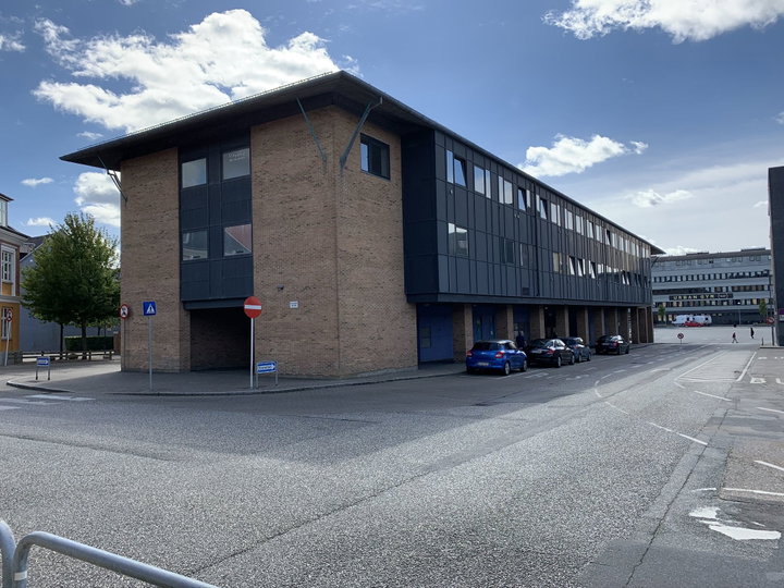 Central 2-værelses lejlighed med gode transportmuligheder - Sølvgade, Herning - 1