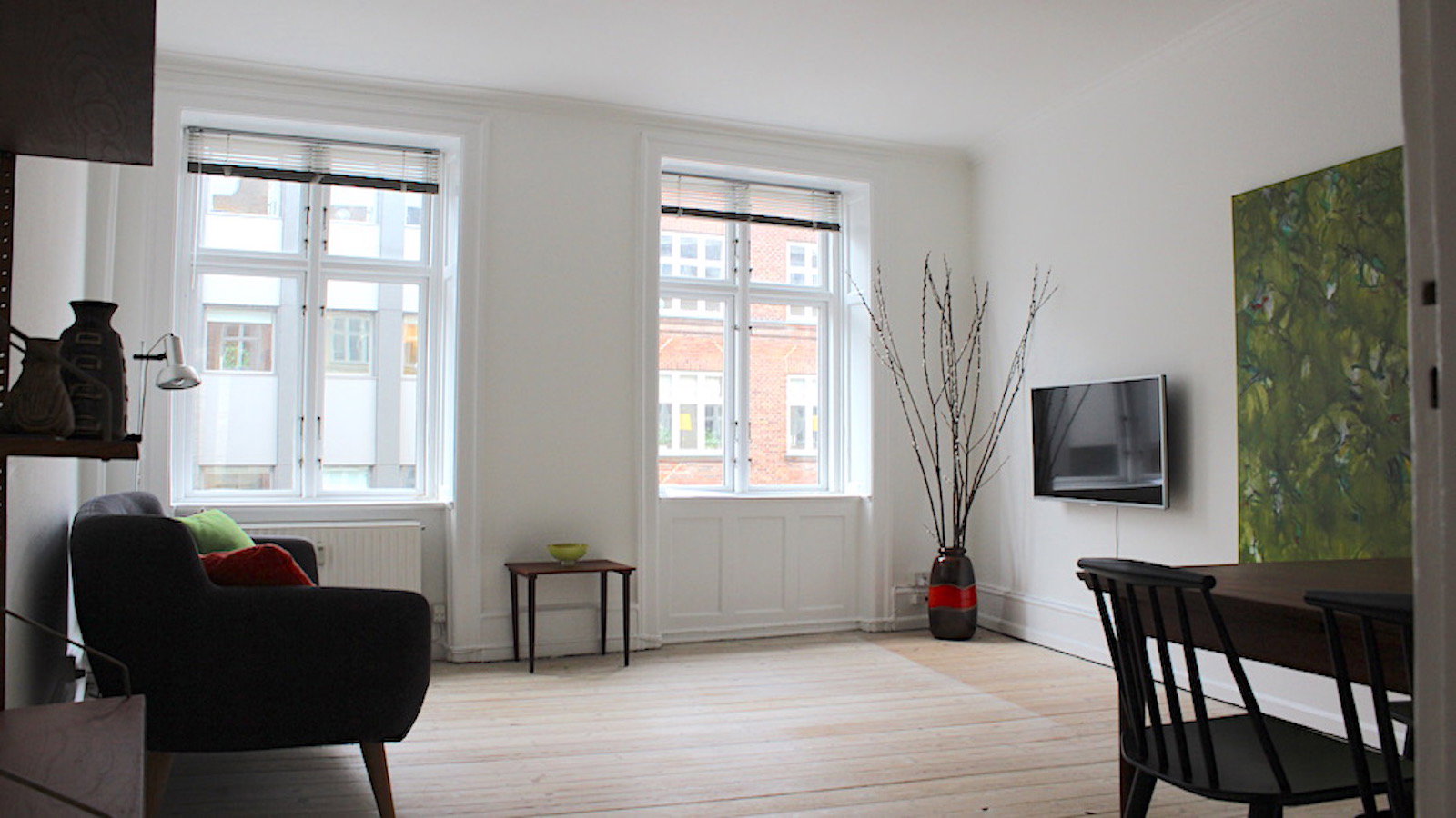apartment Furnished Apartment with Balcony Near the Lakes