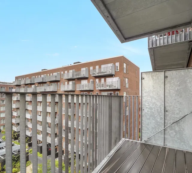 apartment Lys 2-værelses lejlighed på 79 m² i København S