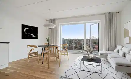 apartment Rummelig 2-værelses lejlighed med godt lys indfald!
