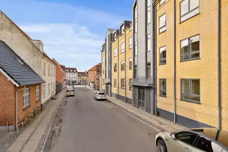 apartment Lovely 3-room apartment with balcony in the center of Brande