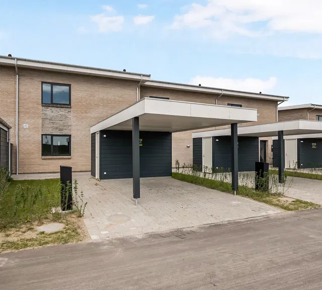 townhouse 4-room townhouse with garden and carport in Assentoft