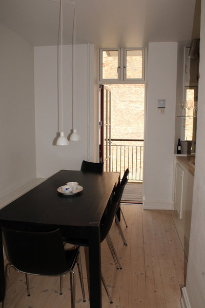 Classic Charming Three-Room Apartment in a Great Central Location in Frederiksberg C - Madvigs Alle, Frederiksberg C - 4