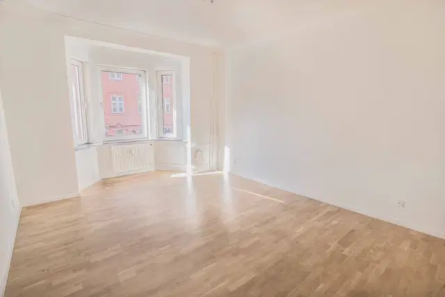 apartment Nyistandsat lejemål med alt i hårde hvidevarer